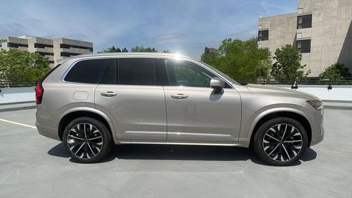 2025 Volvo XC90 B5 Plus 6-Seater
