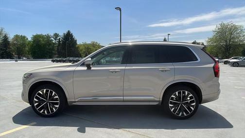 2025 Volvo XC90 B5 Plus 6-Seater