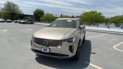 2025 Volvo XC90 B5 Plus 6-Seater