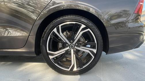 2025 Volvo S60 B5 Core