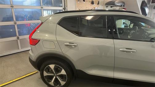 2025 Volvo XC40 B5 Plus Dark Theme