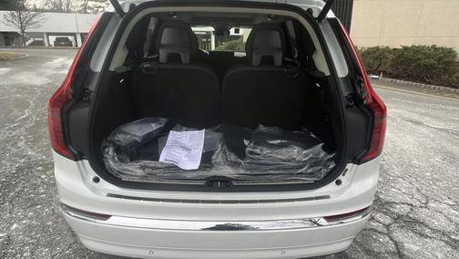 2025 Volvo XC90 Plug-In Hybrid T8 Plus 7-Seater