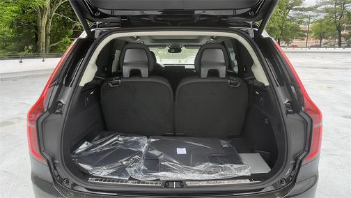2025 Volvo XC90 B6 Core