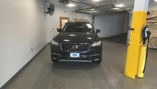 2019 Volvo XC90 T6 Momentum