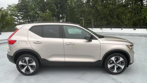 2023 Volvo XC40 B5 Plus Dark Theme
