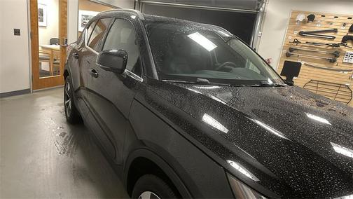 2025 Volvo XC40 B5 Plus Bright Theme