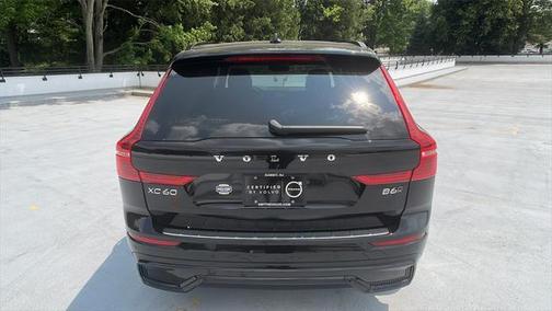 2023 Volvo XC60 B6 Ultimate Dark Theme