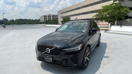 2023 Volvo XC60 B6 Ultimate Dark Theme
