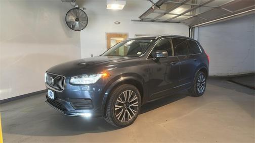 2021 Volvo XC90 T6 Momentum