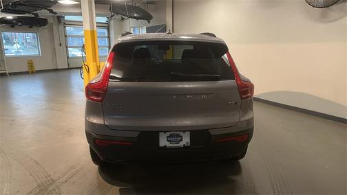 2026 Volvo XC40 B5 Plus