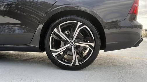 2025 Volvo S60 B5 Core