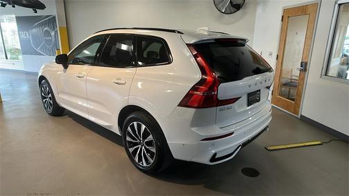 2025 Volvo XC60 B5 Plus