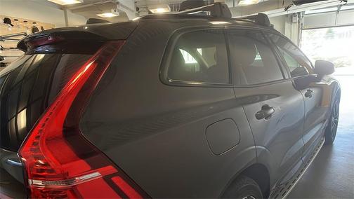 2023 Volvo XC60 Recharge Plug-In Hybrid T8 Plus Dark Theme