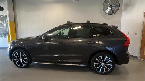 2023 Volvo XC60 Recharge Plug-In Hybrid T8 Plus Dark Theme