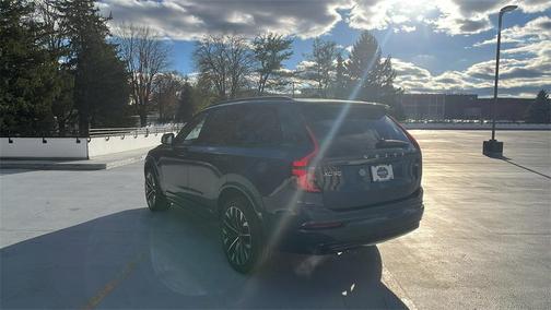 2026 Volvo XC90 B6 Ultra Dark Theme 7-Seater
