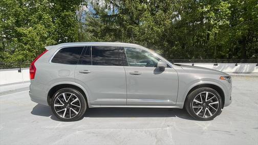 2024 Volvo XC90 B6 Plus Bright Theme 6-Seater
