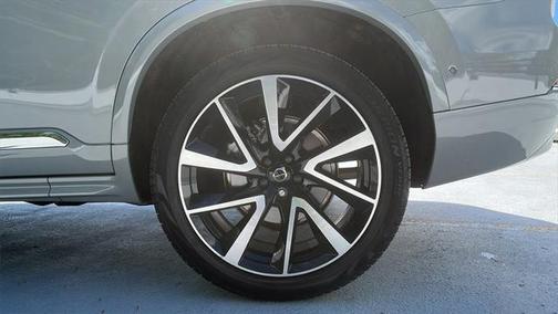 2024 Volvo XC90 B6 Plus Bright Theme 6-Seater