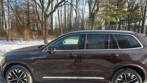 2025 Volvo XC90 Plug-In Hybrid T8 Plus 7-Seater