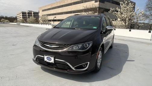 2017 Chrysler Pacifica Hybrid Platinum