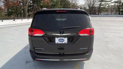 2017 Chrysler Pacifica Hybrid Platinum