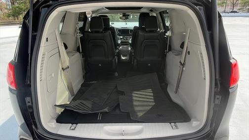 2017 Chrysler Pacifica Hybrid Platinum