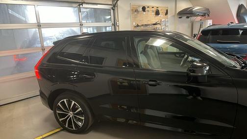 2023 Volvo XC60 B5 Plus Dark Theme