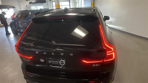2023 Volvo XC60 B5 Plus Dark Theme
