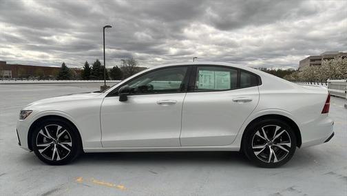 2025 Volvo S60 B5 Core