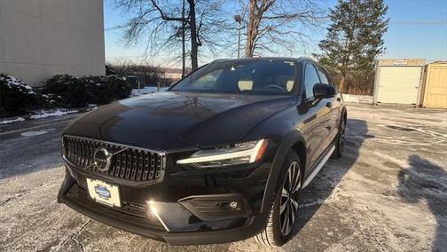 2025 Volvo V60 Cross Country Ultra