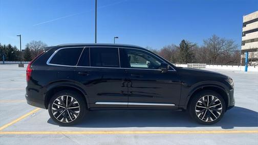 2025 Volvo XC90 B5 Plus 7-Seater