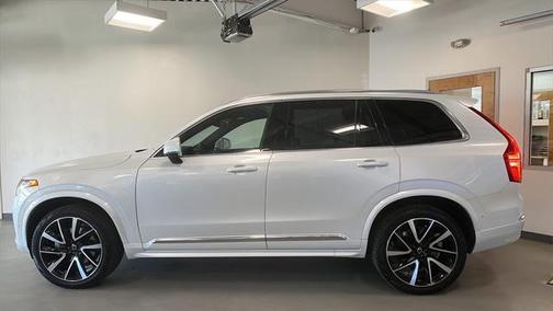 2024 Volvo XC90 B6 Ultimate Bright Theme 7-Seater