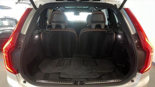 2024 Volvo XC90 B6 Ultimate Bright Theme 7-Seater