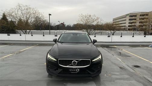 2023 Volvo V60 Cross Country B5 Ultimate