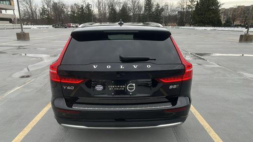 2023 Volvo V60 Cross Country B5 Ultimate