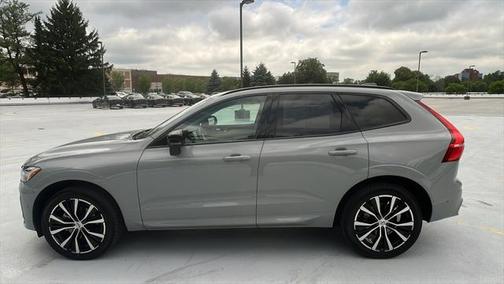 2025 Volvo XC60 B5 Plus