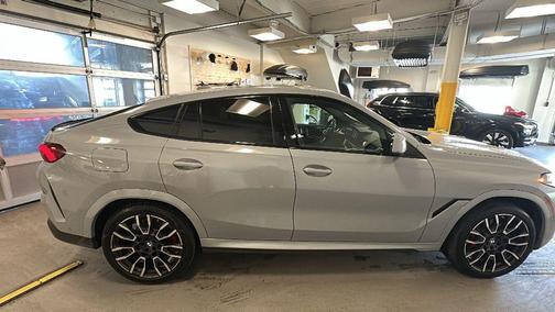 2024 BMW X6 xDrive40i