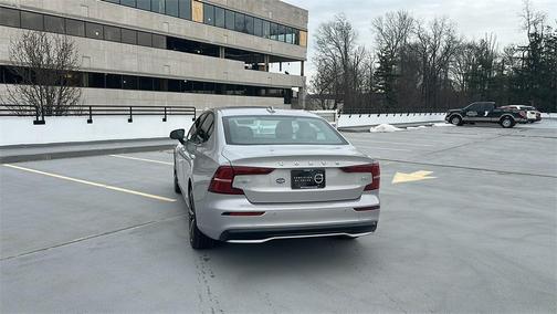 2024 Volvo S60 B5 Core Dark Theme