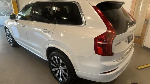 2023 Volvo XC90 B5 Core