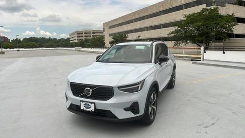 2026 Volvo XC40 B5 Plus