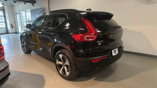 2026 Volvo XC40 B5 Plus