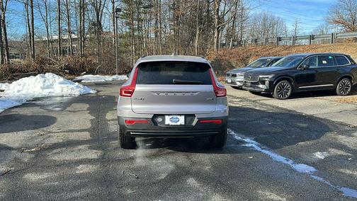 2026 Volvo XC40 B5 Ultra