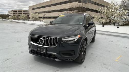2021 Volvo XC90 T6 Momentum