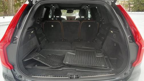 2021 Volvo XC90 T6 Momentum