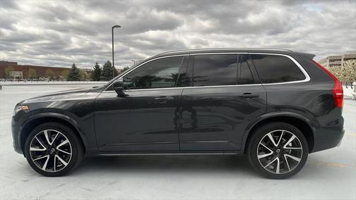 2021 Volvo XC90 T6 Momentum