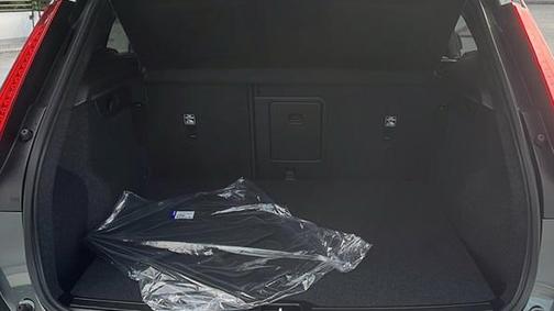 2026 Volvo XC40 B5 Core