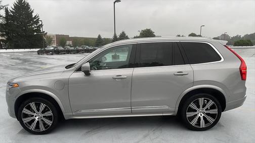2024 Volvo XC90 Recharge Plug-In Hybrid T8 Ultimate Bright Theme 7-Seater