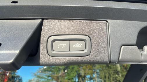 2026 Volvo XC60 Plug-In Hybrid T8 Plus