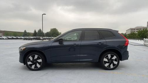 2025 Volvo XC60 Plug-In Hybrid T8 Plus