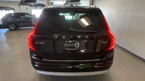 2022 Volvo XC90 T6 Momentum