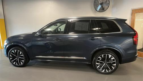 2025 Volvo XC90 B5 Plus 7-Seater